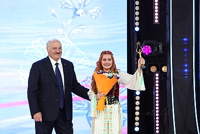\"Зеркало истории суверенной Беларуси\". Лукашенко о 35-летии фестиваля \"Славянский базар в Витебске\"