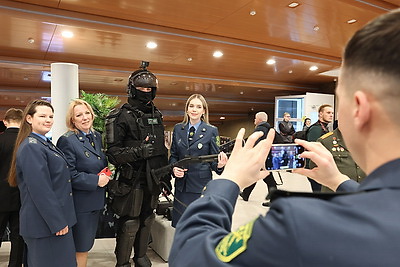 \"Сила - в людях\". Премьера кинокартины \"Душа защитника\" прошла в кинотеатре \"Москва\"