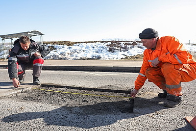 В Беларуси ведутся весенние ямочно-ремонтные работы