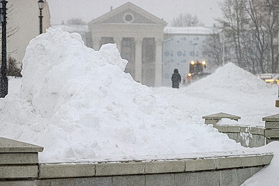 В Минске более 180 единиц техники и свыше 1,5 тысячи человек ликвидируют последствия снегопада