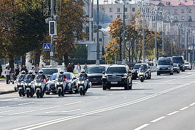 Премьер-министр Казахстана возложил венок к монументу Победы в Минске