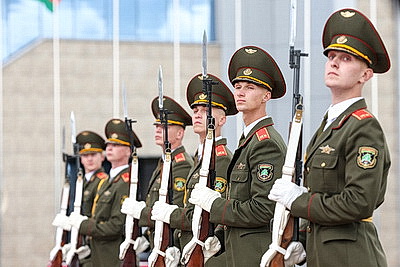 Президент Узбекистана прибыл в Беларусь с официальным визитом