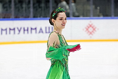 Двукратный серебряный призер Олимпийских игр Евгения Медведева провела мастер-класс для юных спортсменов