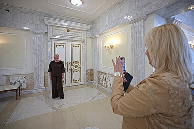 Представительницы сферы ЖКХ побывали с экскурсией во Дворце Независимости