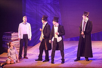 \"Здесь рождается диалог\". В Могилеве торжественно открыли молодежный театральный форум \"М.@rt.контакт\"