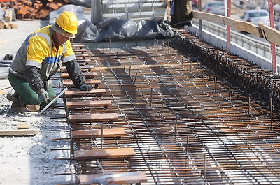 Строительство нового моста через Сож в Ветковском районе вступило в завершающую стадию