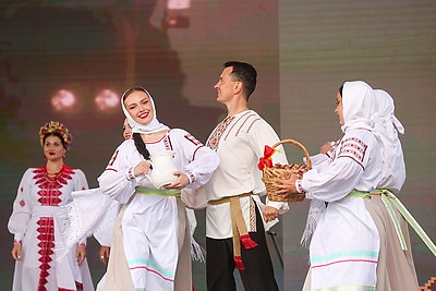 Вкусно, весело, интересно. Бульба-фест \"Воранаўскi дранiк\" прошел в Вороново
