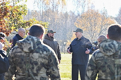 Лукашенко ставит задачу по развитию в Беларуси народного ополчения