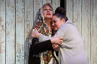 Спектакль \"Земля Эльзы\" прошел в Белорусском государственном молодежном театре