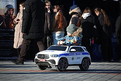 Выставка спецтранспорта, интерактивные площадки, конкурсы. Акция МВД проходит у Дворца Республики в Минске