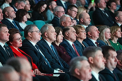 В Минске проходит торжественный концерт ко Дню единения народов Беларуси и России