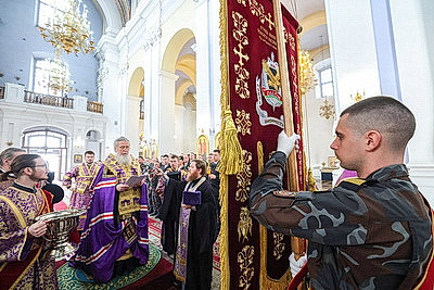 Хоругвь с ликом Александра Невского вручили отряду милиции особого назначения УВД Витебского облисполкома
