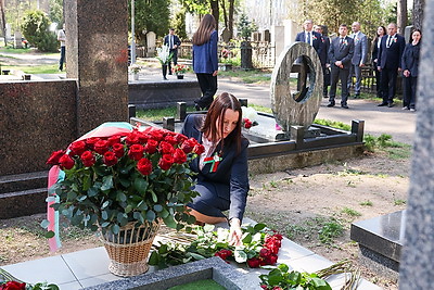 Руководство и судьи Верховного Суда почтили память Героя Советского Союза Марии Осиповой в Минске
