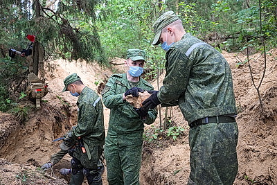 Полевые поисковые работы ведут военнослужащие Беларуси и России в Гродненском районе