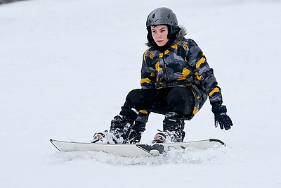 Любители активного отдыха провели праздничные выходные на снежных склонах