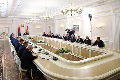 Лукашенко собрал совещание с руководством Совмина