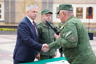 В Гомеле военнообязанные территориальных войск приняли присягу