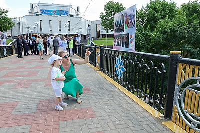 Выставка БЕЛТА \"35 мгновений фестиваля\" открылась в Витебске