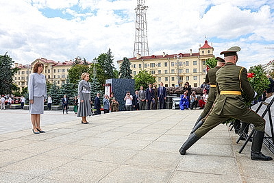 Автопробег \"Города-герои - города Героев\" по территории Беларуси стартовал от площади Победы в Минске