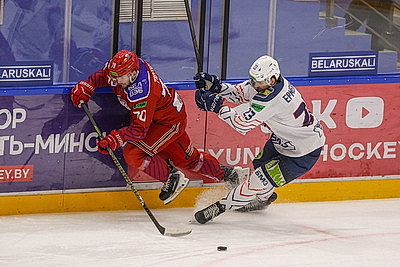 Хоккеисты \"Юности\" обыграли \"Металлург\" в матче экстралиги