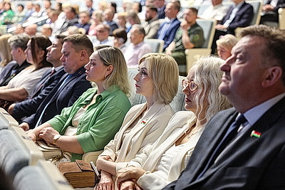 Представителей 16 стран объединил Гомельский экономический форум