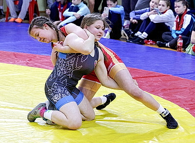 Более 200 юных спортсменов состязаются в республиканском турнире по вольной борьбе в Витебске