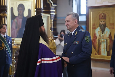 Хоругвь с ликом апостола и евангелиста Матфея торжественно вручили Гродненской региональной таможне