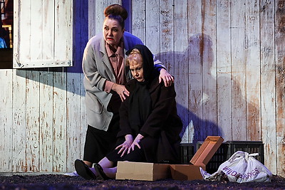 Спектакль \"Земля Эльзы\" прошел в Белорусском государственном молодежном театре