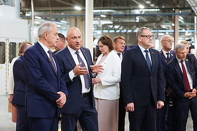 \"Важно опираться на людей и вместе решать вопросы\". Работу депутатов обсудил Сергеенко с активом Гродно