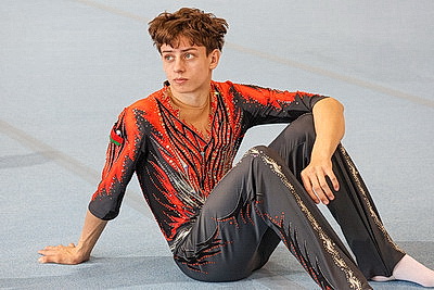 Турнир по спортивной акробатике \"Киндр-сюрприз\" собрал более 200 участников из Беларуси и России