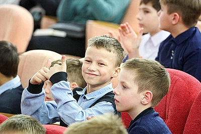 Песни и улыбки для детей и пожилых по всей стране. В Минске проходит акция \"Верить в себя\"