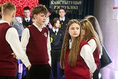 Мир, порядок, защита ценностей. Караев об Основном Законе на торжестве в честь Дня Конституции