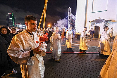 Православные верующие отмечают Пасху