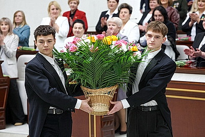 Диалог о будущем сердца страны. В Овальном зале собрались женщины, которые хотят сделать жизнь на селе ярче и комфортнее