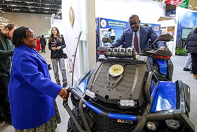 Парламентская делегация Зимбабве посетила ПВТ и ММВЦ