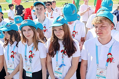 Символ мужества и гордости народа. Торжества по случаю Дня Независимости проходят на Кургане Славы