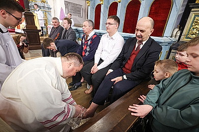 Католические верующие отмечают Чистый четверг