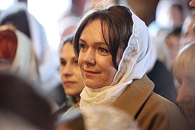 Лукашенко зажег пасхальную свечу в одном из деревенских храмов