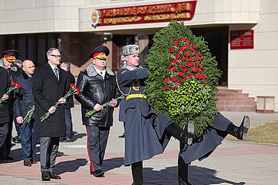 Гродненские милиционеры прошли торжественным маршем по центру города