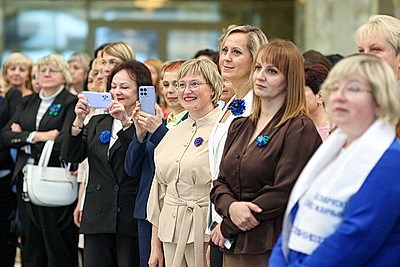 Делегация БСЖ из Витебской области посетила с экскурсией Дворец Независимости