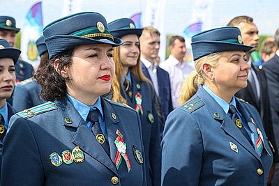 Обновленную зону ожидания открыли перед пунктом пропуска \"Брест\"