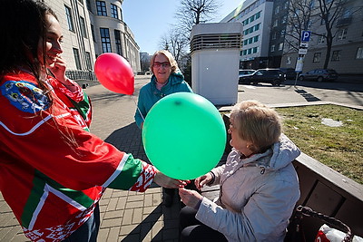 Моя страна. Мое будущее. Минская молодежь поздравила горожан с Днем Конституции