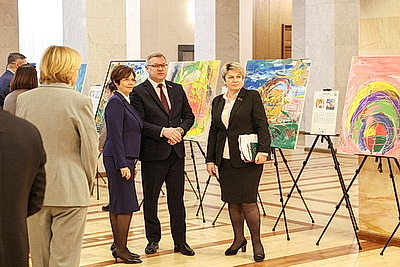 Правительство Беларуси работает над модернизацией системы пособий по уходу за ребенком