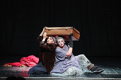 Театр юных зрителей им. А.А.Брянцева представил на \"M.@rt.контакт\" спектакль \"Красавица\"