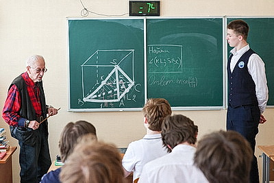 Преподавать намерен до 99 лет. Откуда берутся силы у третьего народного учителя Беларуси