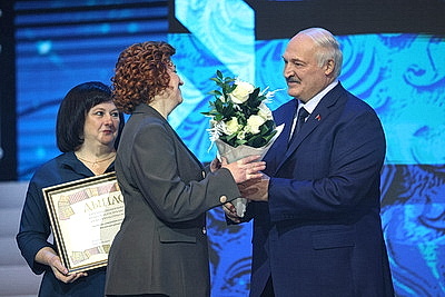 Лукашенко вручил премии \"За духовное возрождение\" и спецпремии Президента