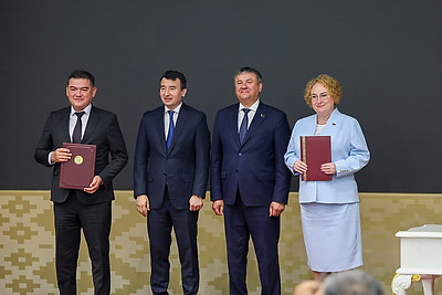 Экономика, наука, культура. На III Форуме регионов Беларуси и Узбекистана подписан ряд документов