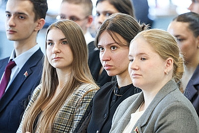 \"Неслучайные встречи\". Председатель БСЖ встретилась со студентами