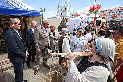 Национальные подворья ярко представлены на фестивале культур в Гродно