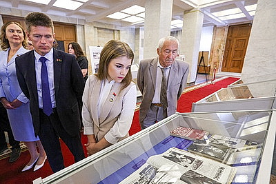 Выставка к 100-летию Фиделя Кастро открылась в Палате представителей